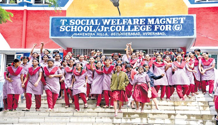 బడికి దూరంగా 5,766 మంది