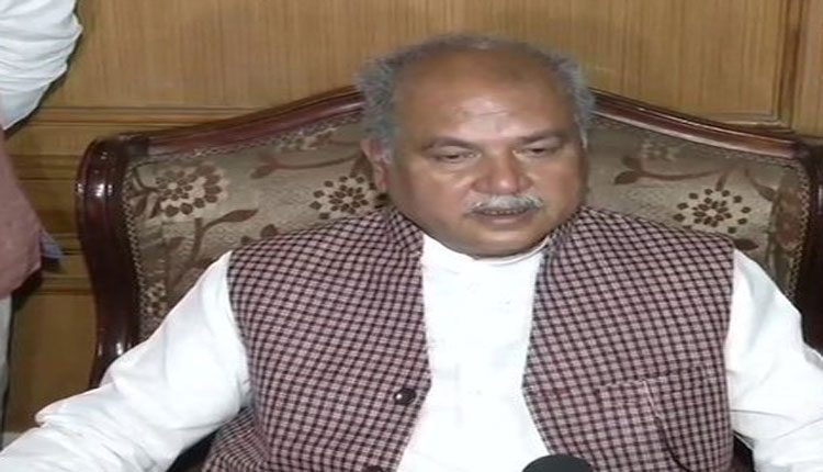 రైతులు ఏదైనా అంశాన్ని లేవనెత్తితే చర్చించేందుకు సిద్ధం: తోమర్‌