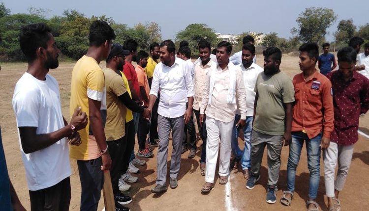 ఆలయానికి రూ.1.50 లక్షల విరాళం