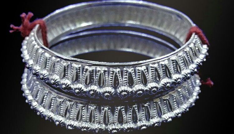 దిగివ‌చ్చిన ప‌సిడి.. భారీగా త‌గ్గిన వెండి