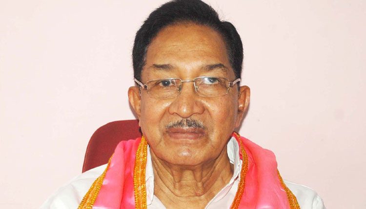 ఎమ్మెల్సీ కవితను విమర్శిస్తే ఊరుకోం