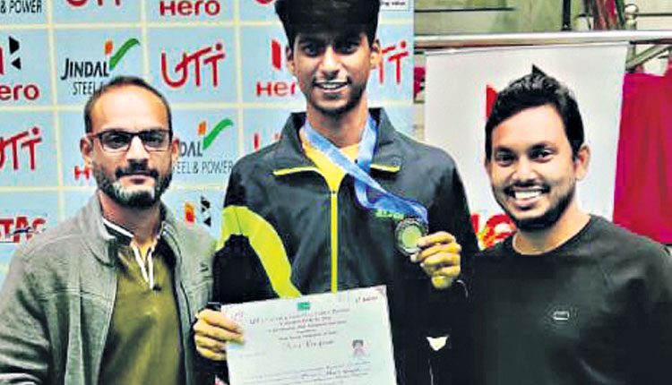 స్నేహిత్‌కు కాంస్యం