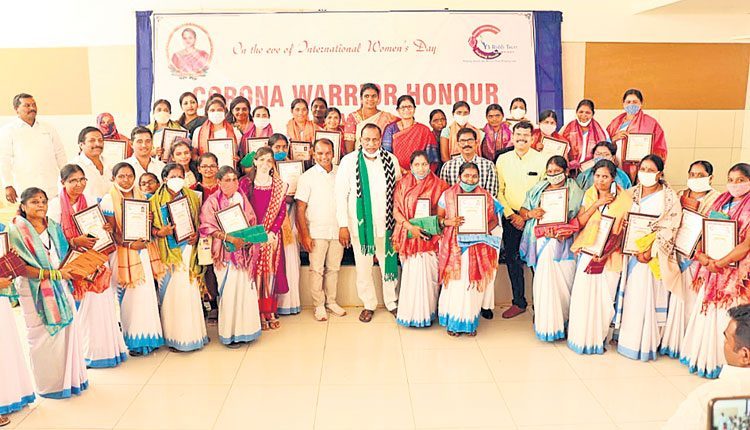 ‘ఆశ’ల సేవలు అభినందనీయం