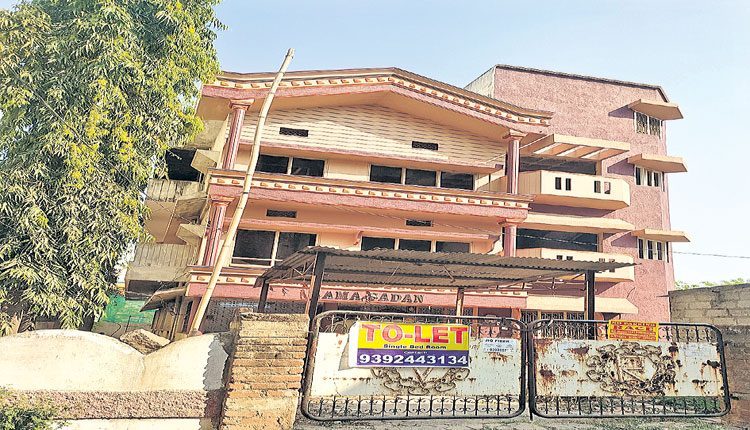 అటువైపు వెళ్లాలంటేనే భయం  …