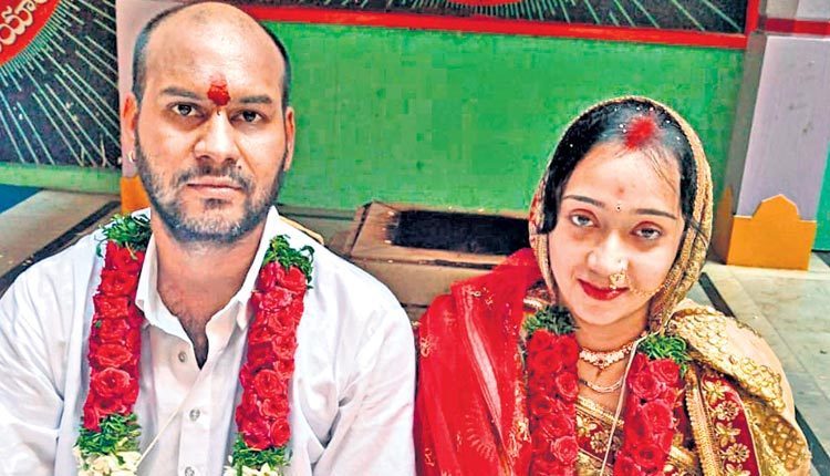 భర్తను చంపి.. ఇంటెనక పాతేసి..