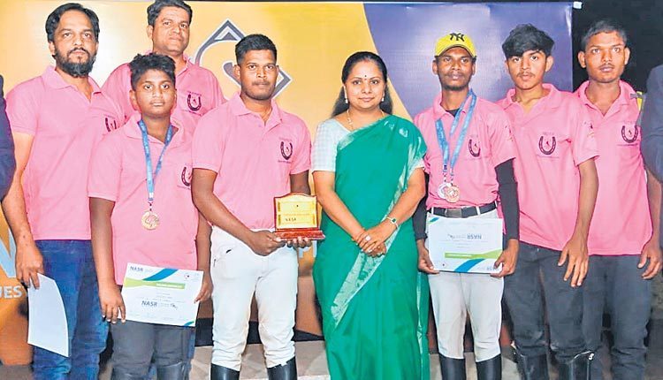 గుర్రపు స్వారీకి ప్రోత్సాహం: ఎమ్మెల్సీ కవిత