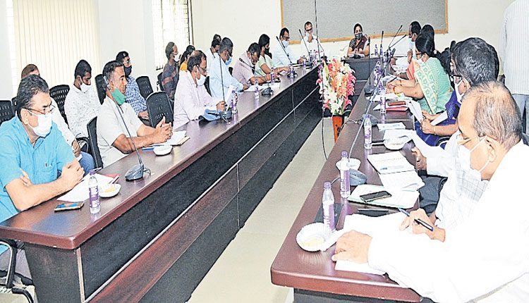 మరిన్ని పరిశ్రమల ఏర్పాటుకు ప్రభుత్వం చేయూత