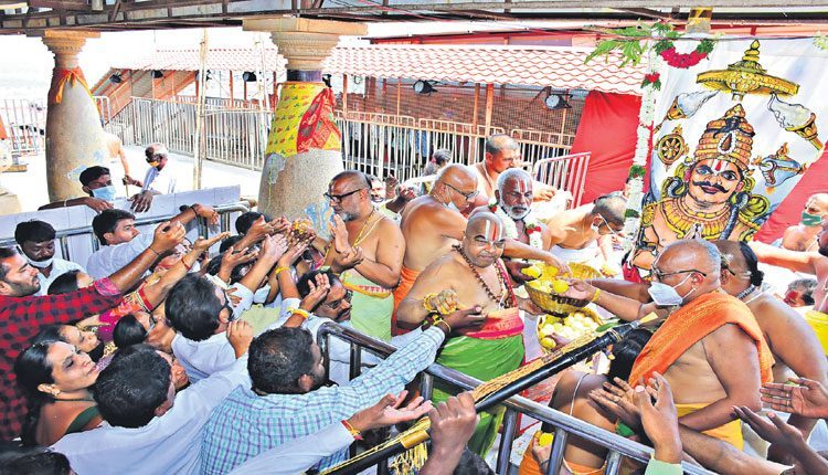 వైభవంగా సాగుతున్న శ్రీ లక్ష్మీ నరసింహుడి బ్రహ్మోత్సవం