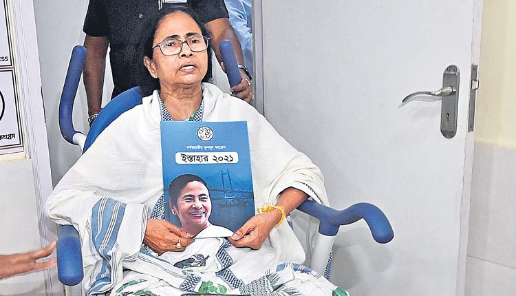 విద్యార్థులకు క్రెడిట్‌ కార్డులు