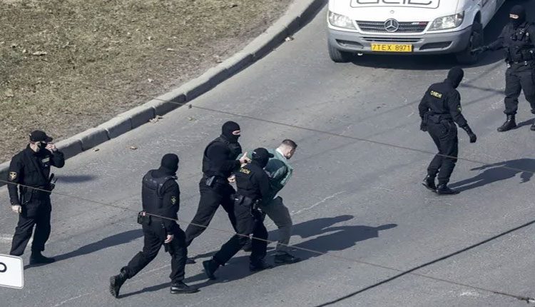 బెలారస్‌లో నిరసనలు.. 170 మంది అరెస్ట్‌