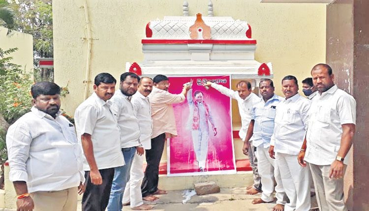 పేదల అభ్యున్నతికి సీఎం కృషి