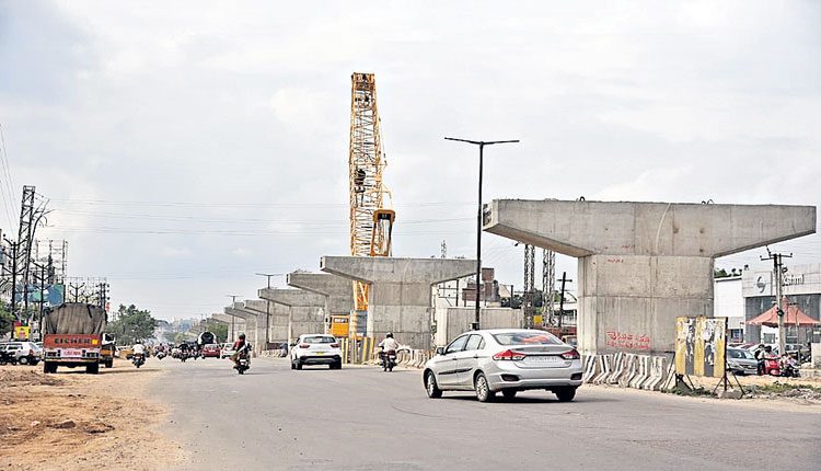 నాగోలు ఫ్లై ఓవర్‌ నిర్మాణ పనులు పునఃప్రారంభం