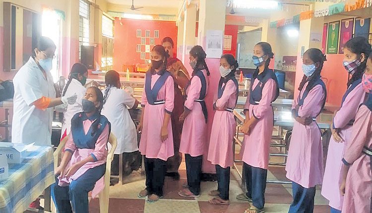 మహారాష్ట్ర నుంచి వచ్చేవారికి కరోనా పరీక్షలు