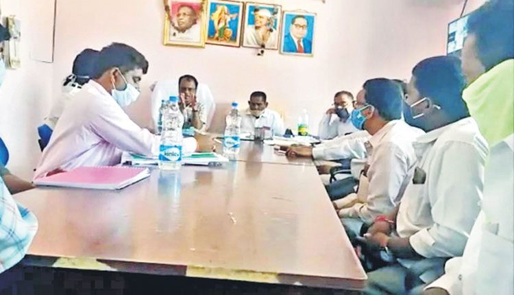 సర్వేకు రైతులంతా సహకరించాలి