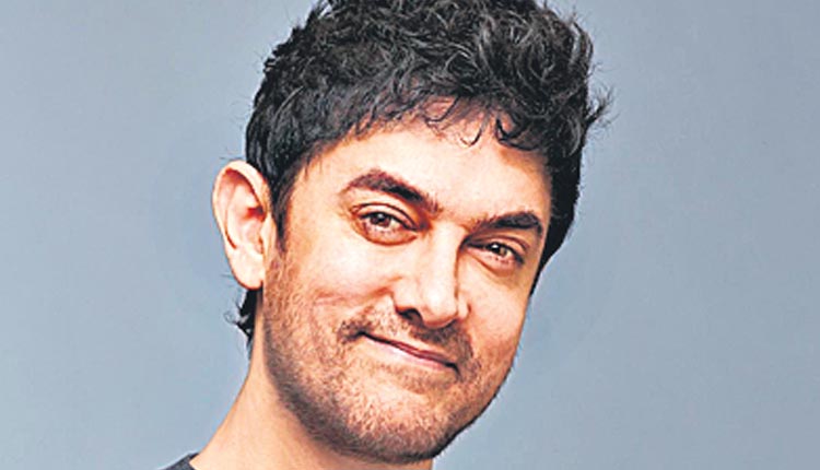 సోషల్‌మీడియాను వీడిన ఆమిర్‌ఖాన్‌