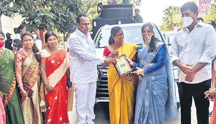 అవుషాపూర్‌ ఫుడ్స్‌కు డిక్కీ అవార్డు