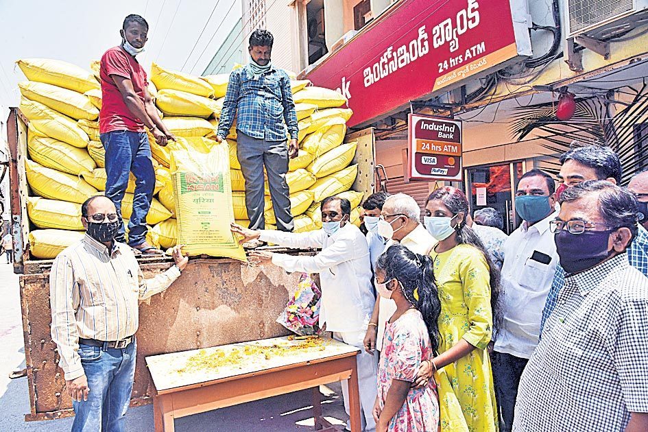 మార్కెట్లోకి మన ఎరువులు