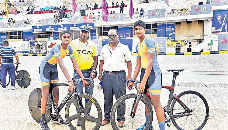 ఖేలో ఇండియాకు ఇద్దరు సైక్లిస్టుల ఎంపిక