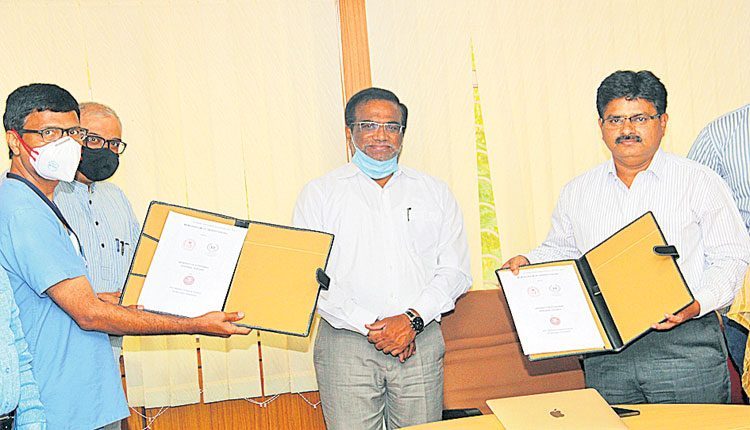 హెచ్‌సీయూ, ఈఎస్‌ఐల మధ్య కుదిరిన ఒప్పందం