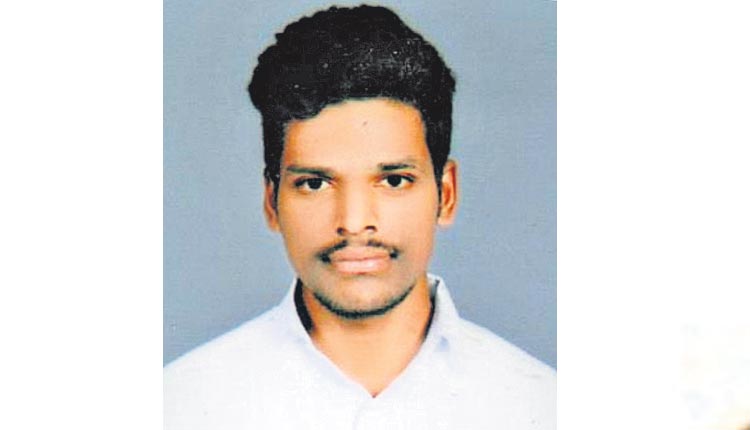 సరస్వతీపుత్రుడిని ఆదుకోండి!