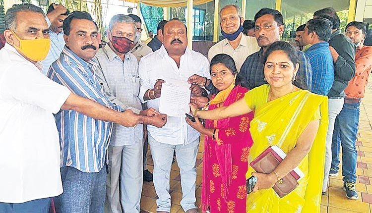 టీఆర్‌ఎస్‌కు ఉద్యోగుల మద్దతు