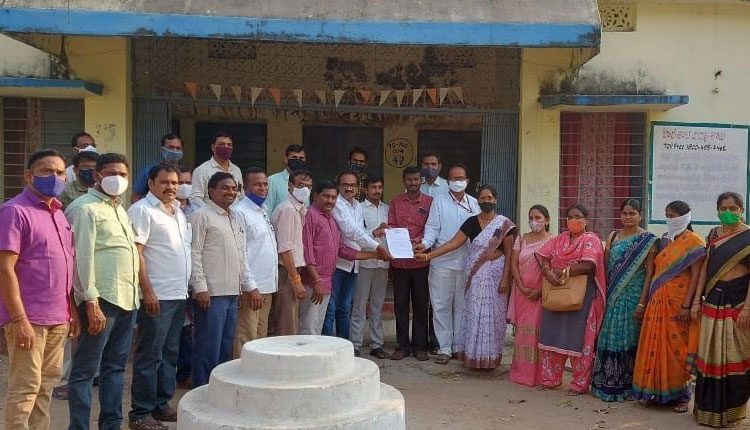 విద్యార్థి నేతలపై చర్యలు తీసుకోవాలి