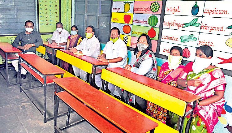 సర్కారీ స్కూళ్లకు కార్పొరేట్‌ దన్ను