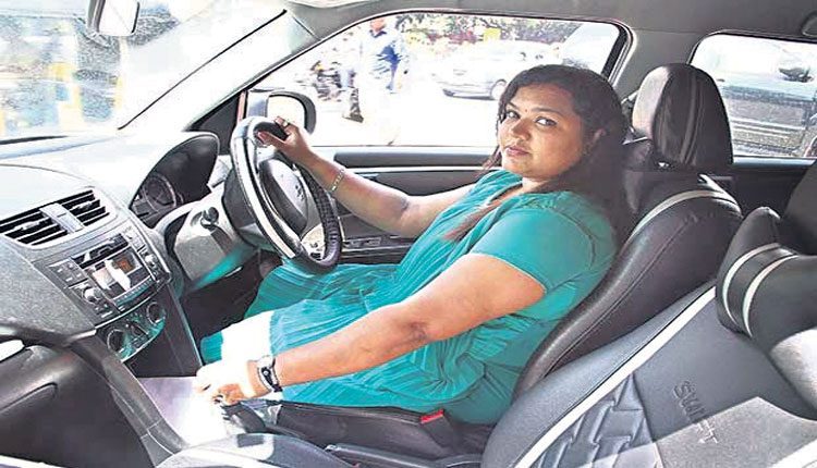 మహానగరంలో.. మహిళా సారథులు