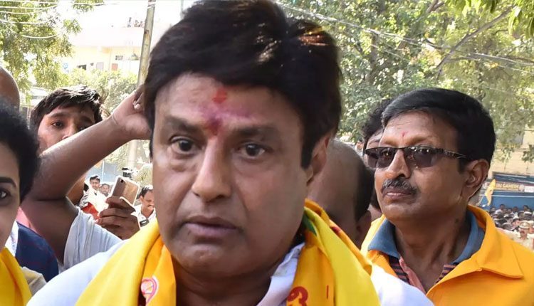 చెంప ఛెళ్లుమనిపించిన బాలయ్య