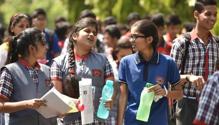 సీబీఎస్ఈ 10, 12వ తరగతి ప‌రీక్ష‌ల షెడ్యూల్లో స‌వ‌ర‌ణ‌లు