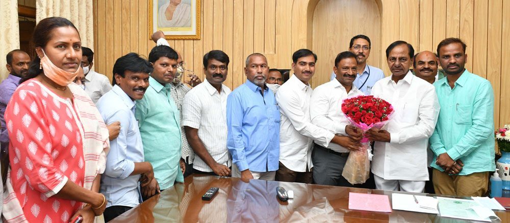 మన ఉద్యోగులు సాహసులు