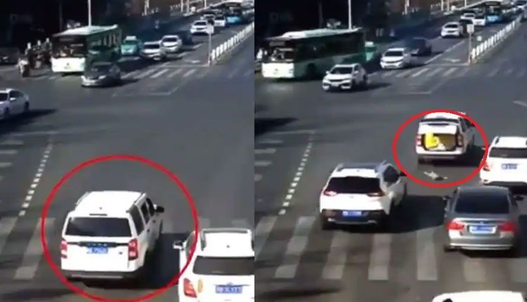 కారు నుంచి రోడ్డుపై పడిన బాలుడు.. తర్వాత ఏమైందంటే..