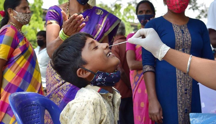 చిన్నారుల్లో కొవిడ్ లక్షణాలు.. బెంగళూరులో 470 మంది గుర్తింపు