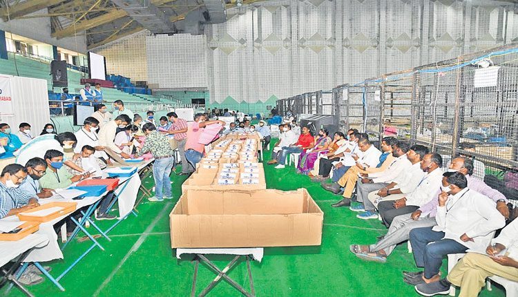 భారీగా చెల్లని ఓట్లు ప్రాధాన్యం తప్పిన పట్టభద్రులు