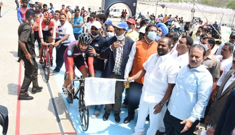 క్రీడల అభివృద్ధికి అధిక ప్రాధాన్యం: మంత్రి శ్రీనివాస్‌ గౌడ్