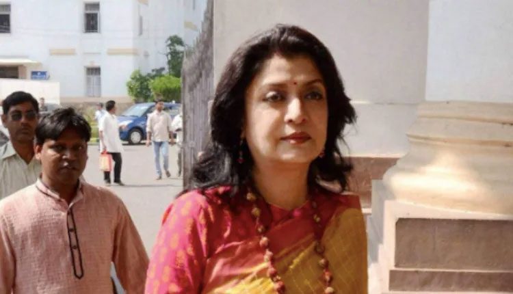 తృణమూల్‌కు ఎమ్మెల్యే దేబశ్రీ రాయ్‌ రాజీనామా