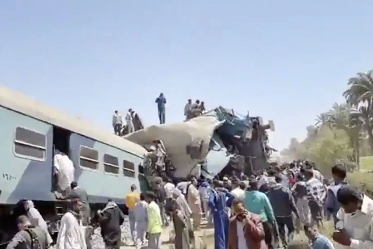 ఈజిప్టులో ఘోర రైలు ప్రమాదం.. 32 మంది దుర్మరణం