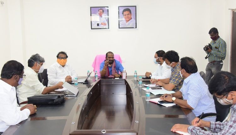 అప్రమత్తంగా ఉండాలి