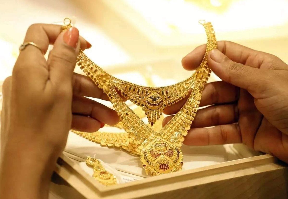 బాగా తగ్గిన బంగారం