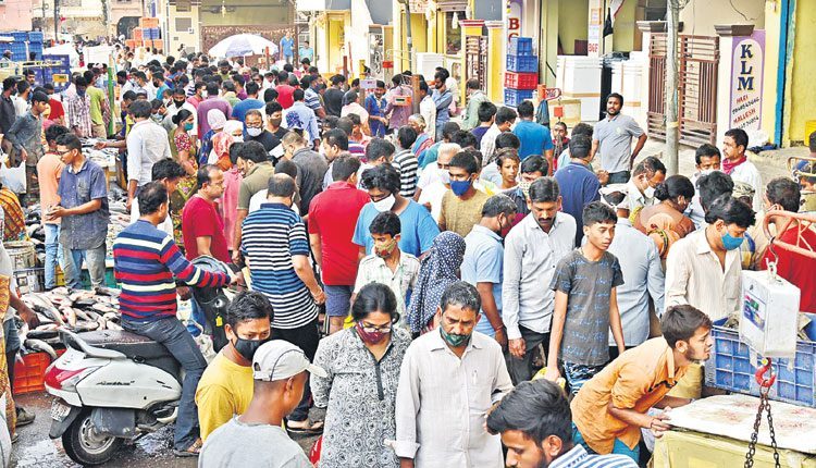 మాస్కు లేకుంటే జరిమానా