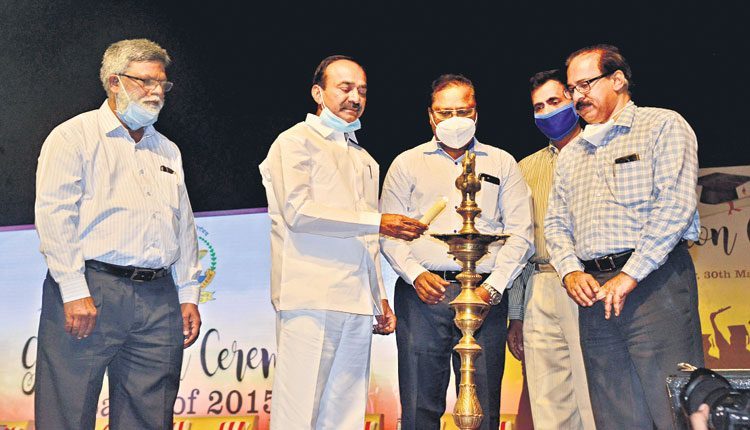 గాంధీ విద్యార్థులమని గర్వంగా చెప్పుకోవాలి