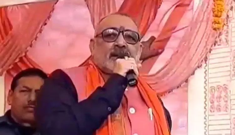 ‘అధికారులను కర్రతో కొట్టండి’.. కేంద్ర మంత్రి వివాదాస్పద వ్యాఖ్యలు