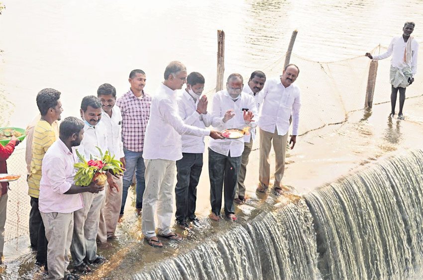 సమైక్య పాలనలో స్థానిక సంస్థలపై వివక్ష