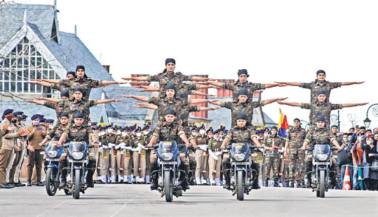 తుఝే సలామ్‌!