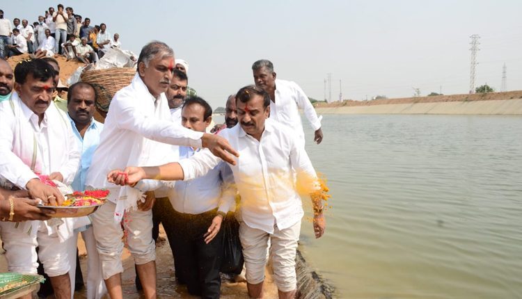 కూడవెల్లి వాగులోకి గోదావరి జలాలు.. విడుదల చేసిన మంత్రి హరీశ్‌రావు