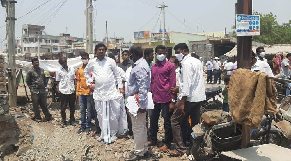 నెల రోజుల్లోగా బీటీ పనులు పూర్తి చేయాలి