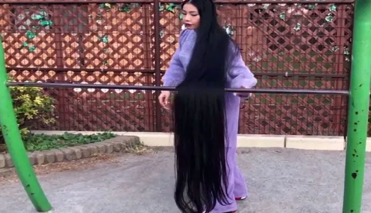 ఈ యువతి శిరోజాలు అదరహో..!