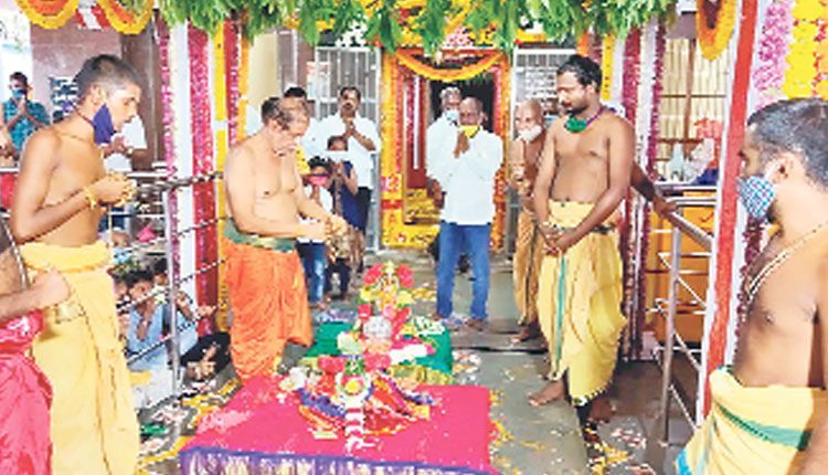 కల్యాణం.. కమనీయం