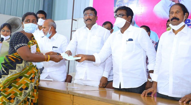 ఐదు వేల మందికి రూ.5.21 కోట్లు