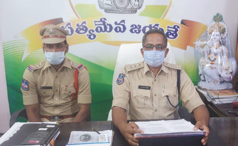 ప్రతి ఒక్కరూ మాస్కు ధరించాల్సిందే!